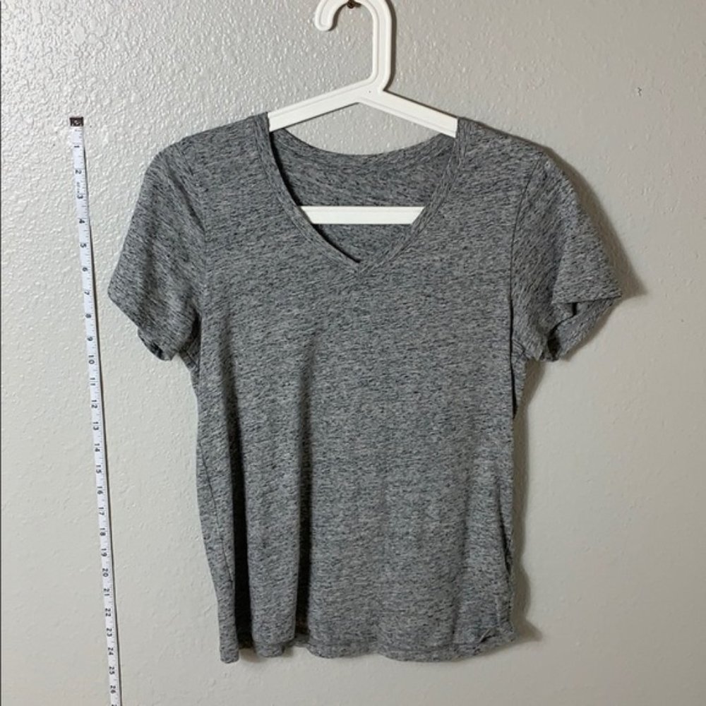 [NWOT] Size S Uniqlo Grey V Neck Basic T-shirt